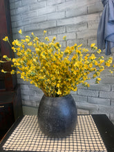 Load image into Gallery viewer, Yellow Paper Flowers