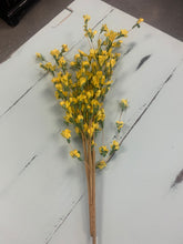 Load image into Gallery viewer, Yellow Paper Flowers